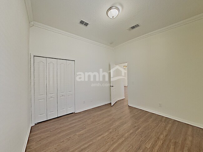 Building Photo - 832 Innergary Place