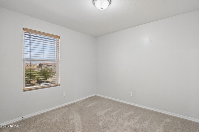 Building Photo - 1748 N Logan Ln