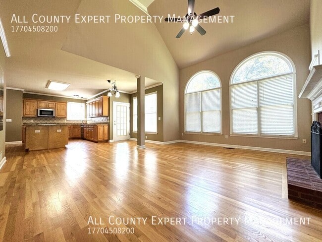 Building Photo - 4402 Fairecroft Terrace