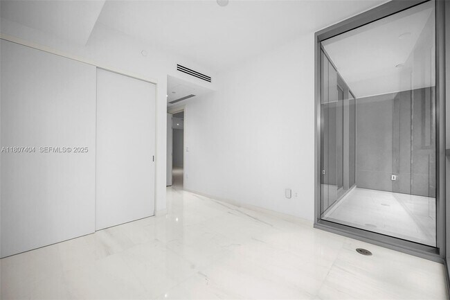 Building Photo - 300 Biscayne Blvd Way