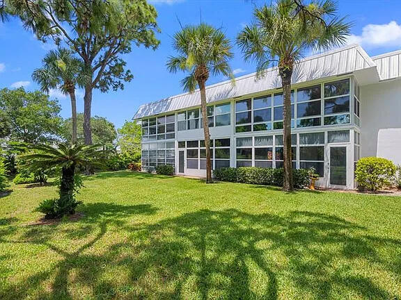 Building Photo - 2929 SE Ocean Blvd