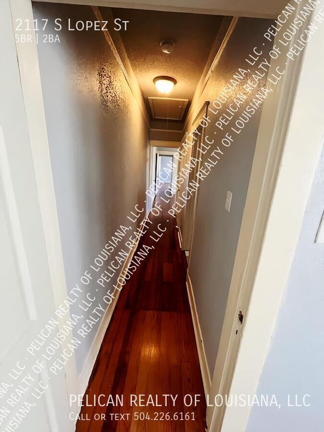 Building Photo - 2117 S Lopez St