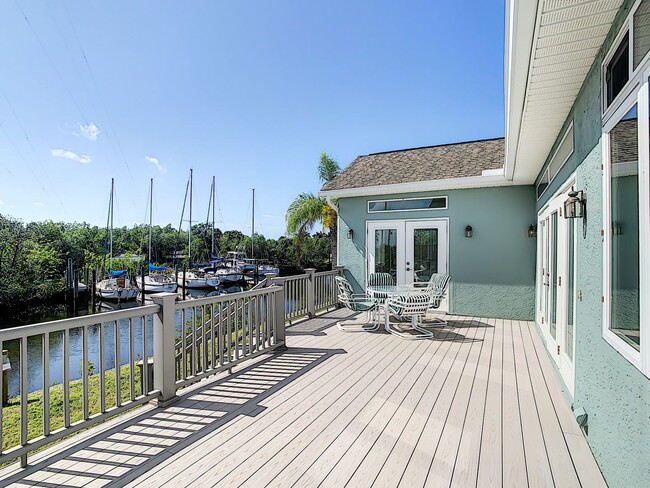 Building Photo - 631 Tahiti Ct