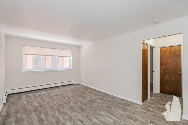 Building Photo - 1 bedroom in Chicago IL 60660