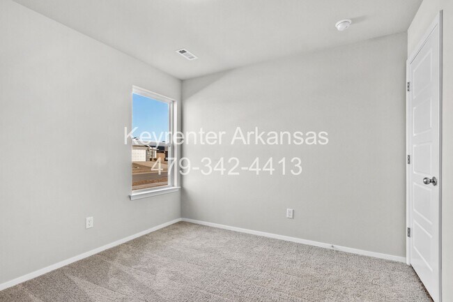 Building Photo - Brand new 3 bedroom, 2 bathroom home in Fayetteville, Arkansas