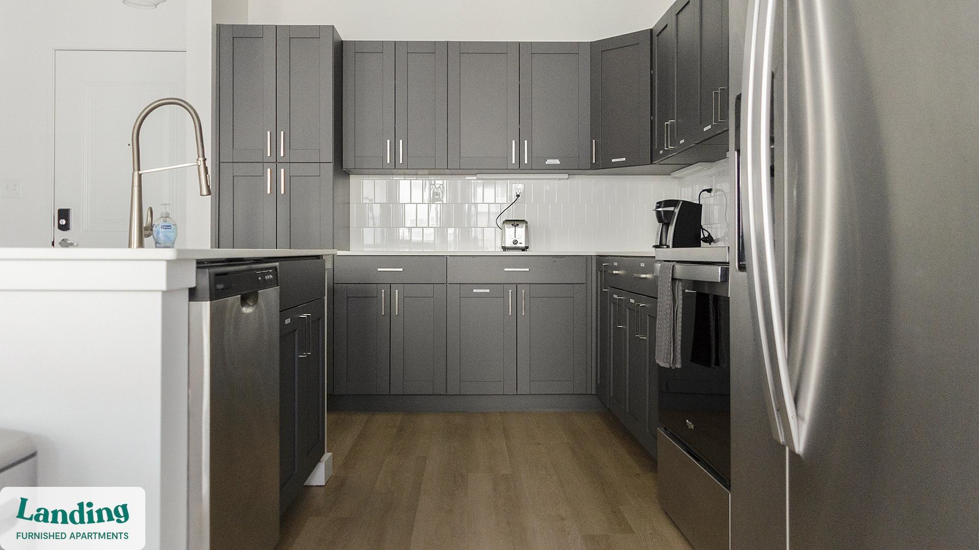 Building Photo - 650 N Main St