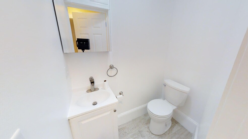 Building Photo - 48 Lowell St