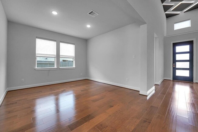 Building Photo - 6406 Prairie Landing Blvd