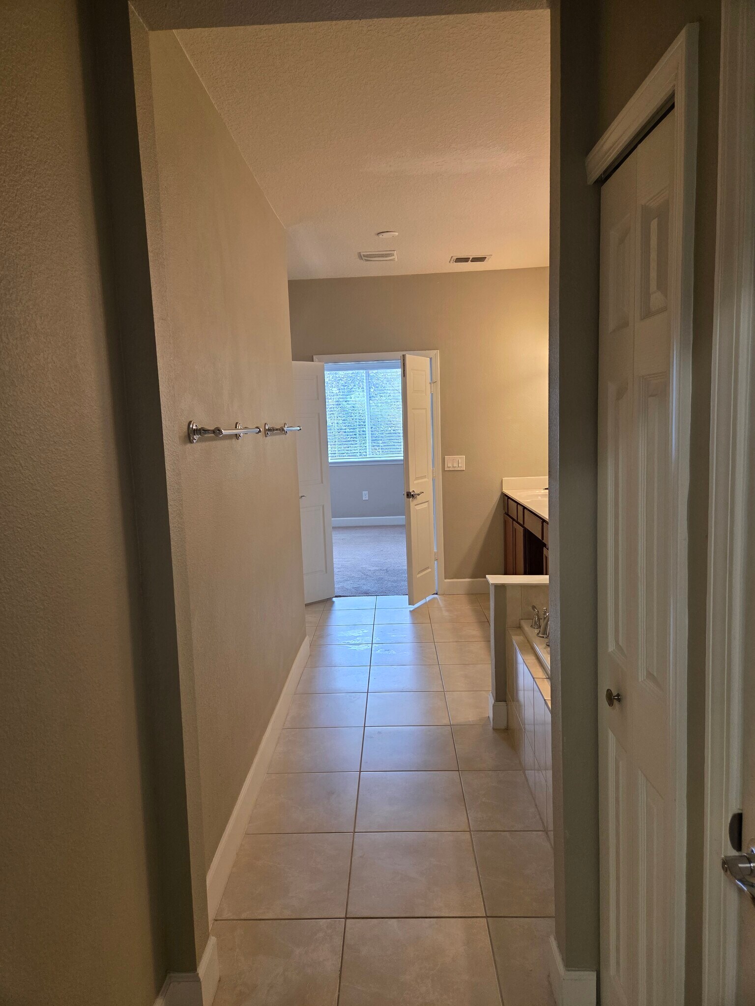 Building Photo - 14083 Mahogany Ave