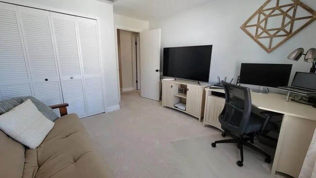 Building Photo - 5336 White Cliff Ln