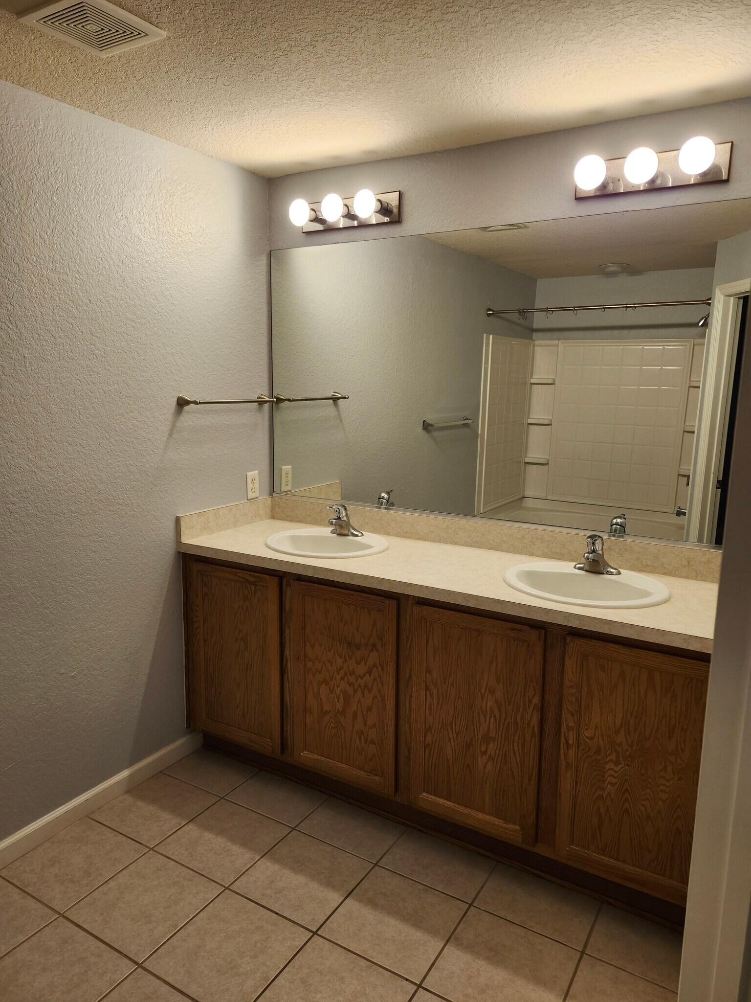 Building Photo - 4170 SW 43rd Cir