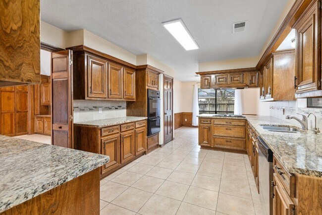 Building Photo - 3339 Three Pines Dr