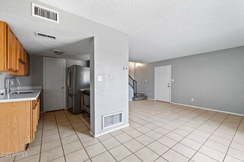 Building Photo - 4443 E Wood St