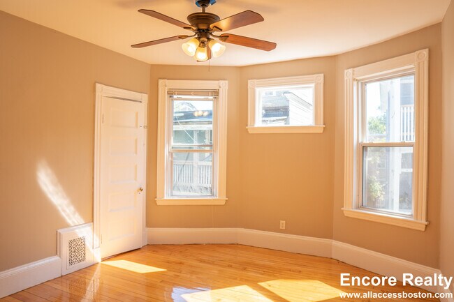 Building Photo - 1 Parker Hill Terrace