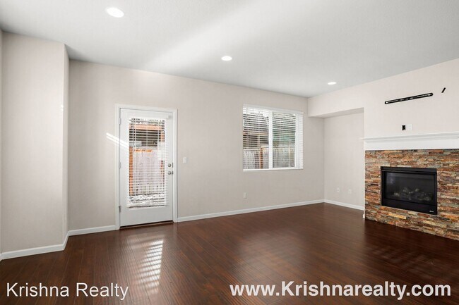 Building Photo - 3 br, 2.5 bath House - 10571 NE Park Ridge...