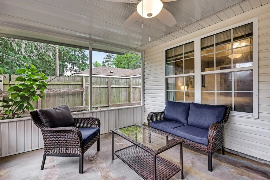 Building Photo - 7342 Leghorn St