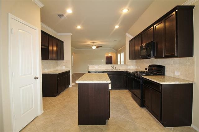 Building Photo - 8472 Gentian Dr