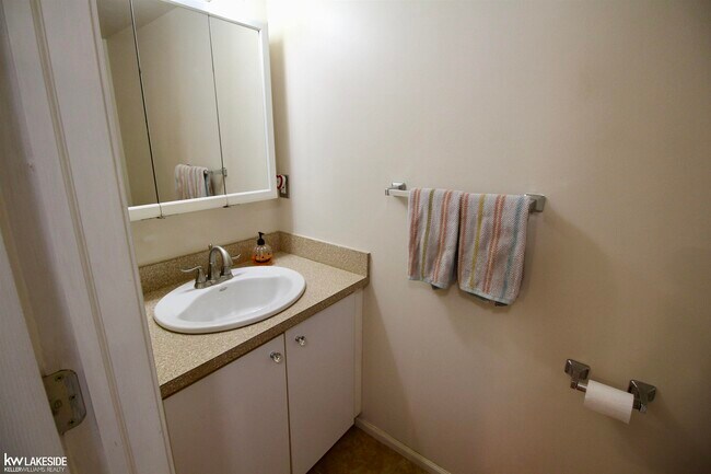 Building Photo - 29408 Maurice Ct