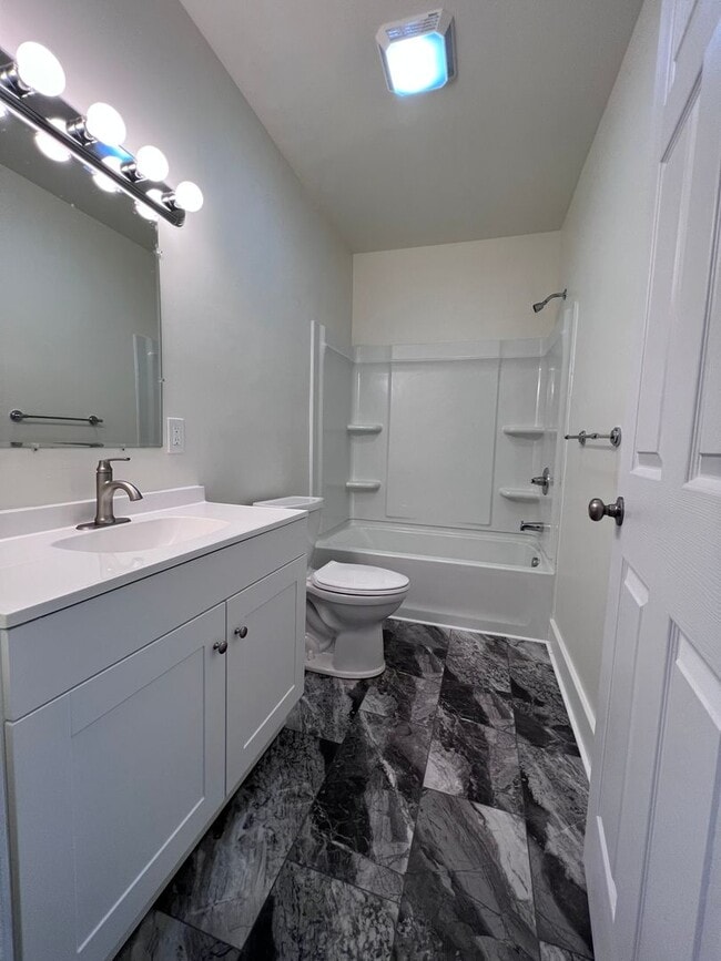 Building Photo - Updated 3 BR 2.5 bath house now available!