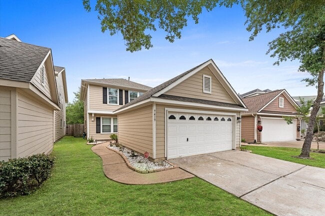 Primary Photo - 7419 Ravenswood