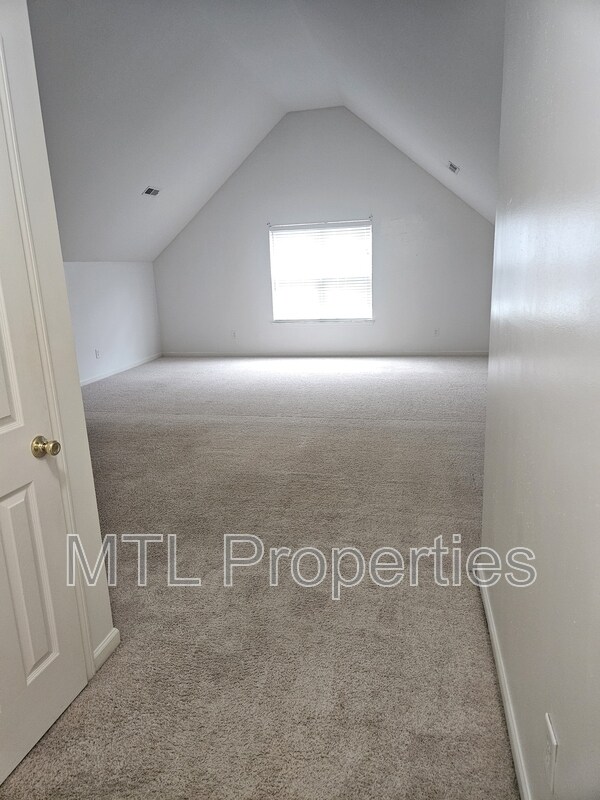 Building Photo - 8716 Berrybrook Ln