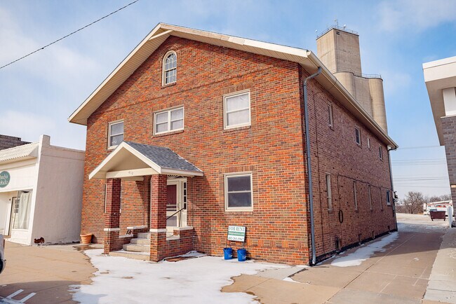 Primary Photo - 410 1st St