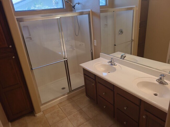 Building Photo - 4457 E Carob Dr