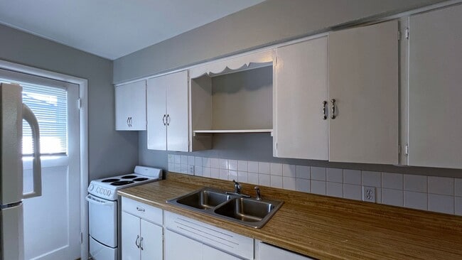 Building Photo - 32143La