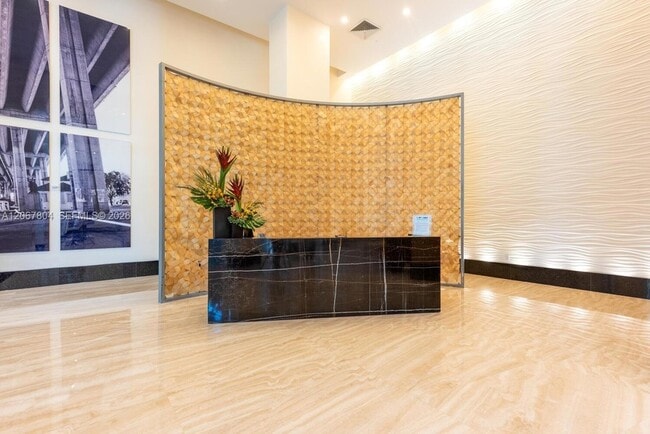 Building Photo - 950 Brickell Bay Dr