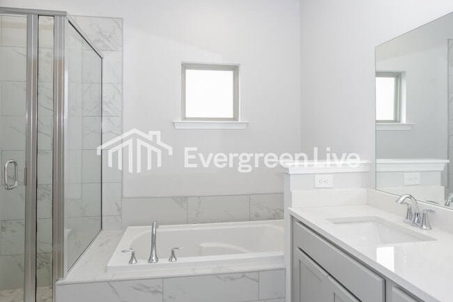 Building Photo - 221 Shangrila Wy