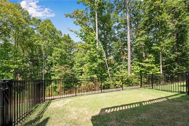Building Photo - 427 Retreat Ln