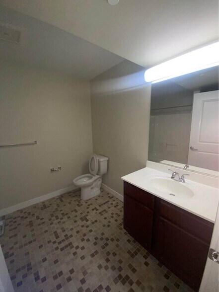 Building Photo - 30 Pond St