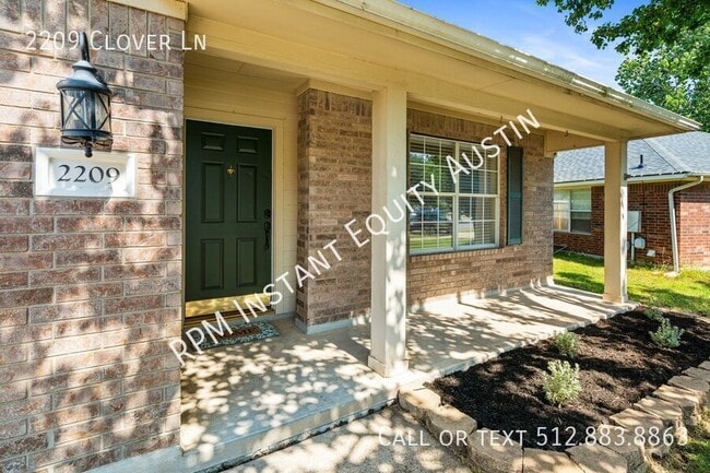 Building Photo - 2209 Clover Ln