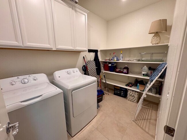Building Photo - REDUCED!!!