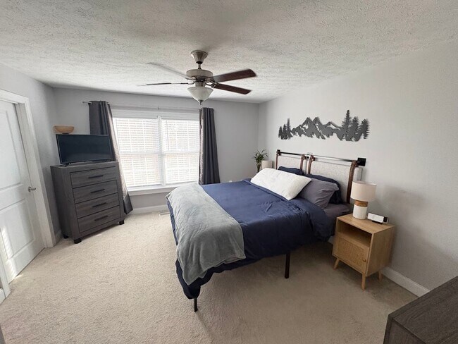 Building Photo - Townhouse for Rent in Spring Oaks!