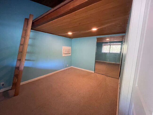 Building Photo - Pohailani 2 Bedroom