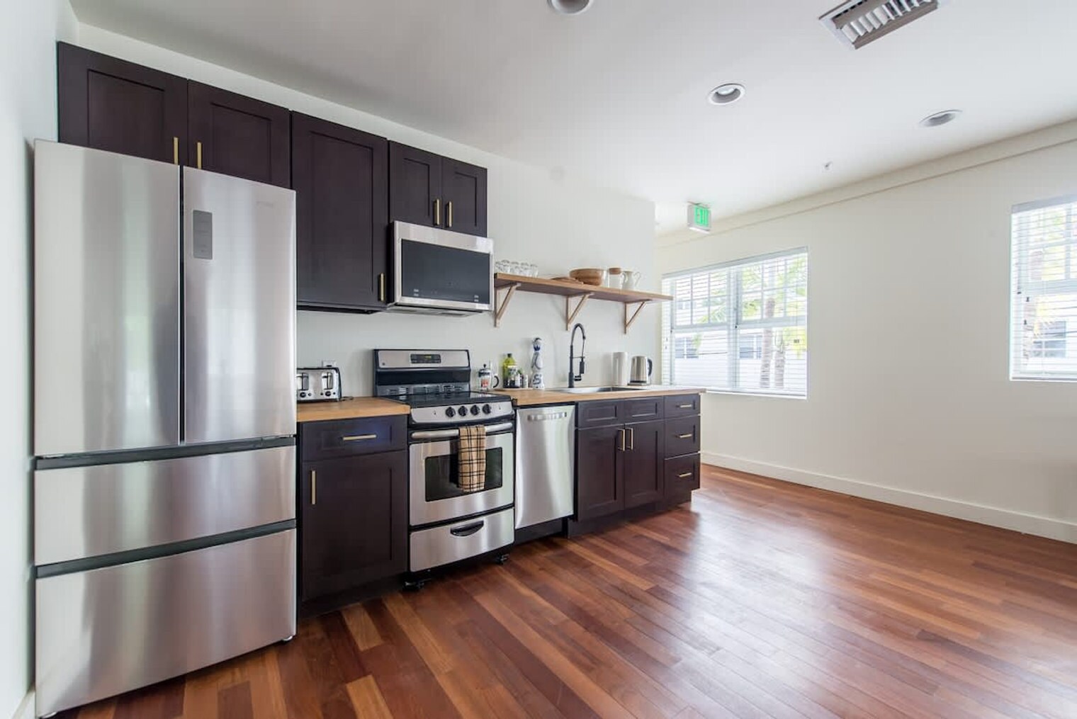 Building Photo - 747 4th St