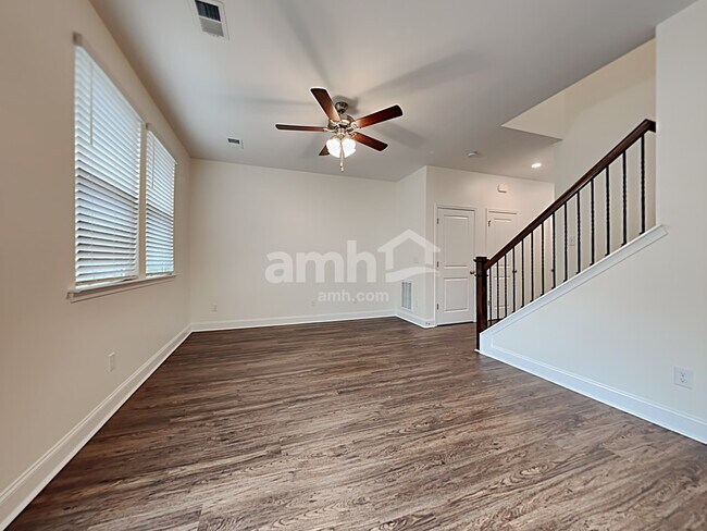 Building Photo - 334 Azore Way