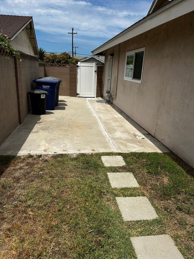 Building Photo - Beautifully Remodeled 3-Bedroom Home for Lease in a Highly Desirable Neighborhood