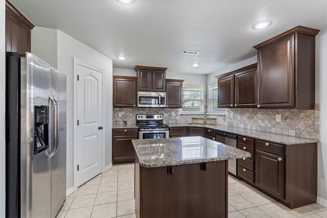 Building Photo - 6210 S 38th St