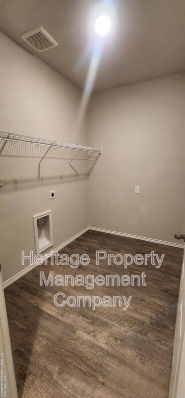 Building Photo - 7115 Mesa Cliffs