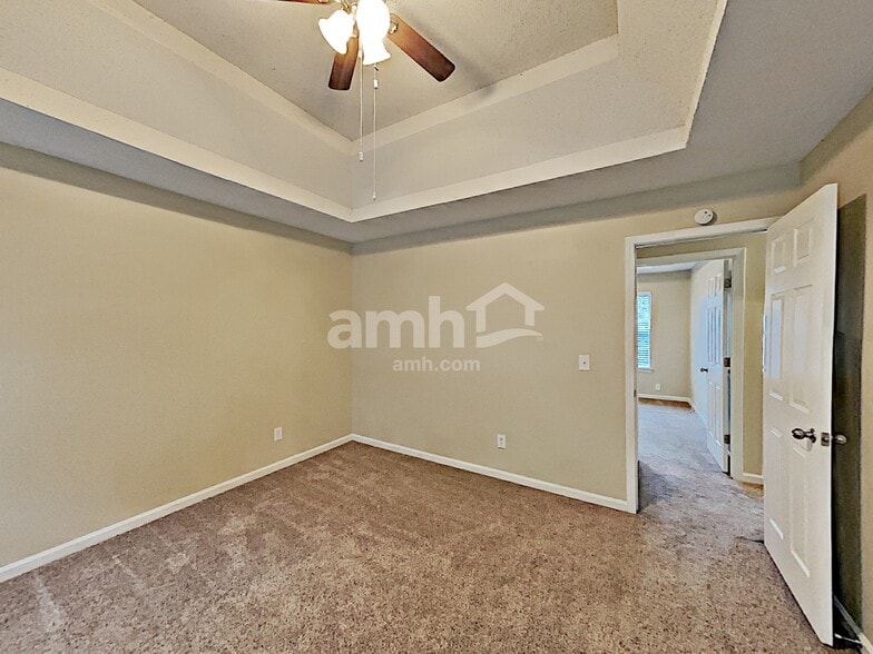 Building Photo - 104 MacBeth Dr