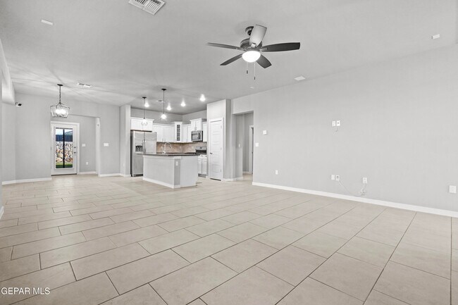 Building Photo - 6981 Black Mesquite Dr