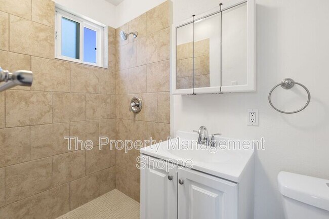 Building Photo - 4822 8th St