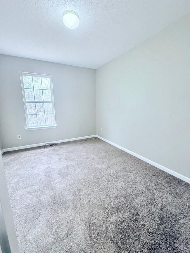 Building Photo - 7265 Crestside Dr