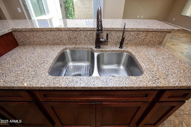 Building Photo - 21883 N 263rd Dr