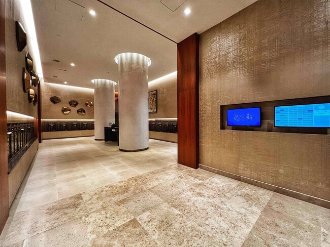 Building Photo - 99 Hudson St