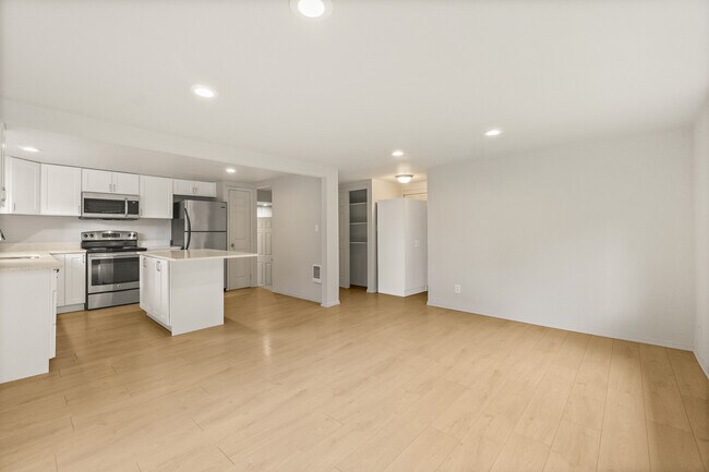 Building Photo - 8005 NE 143rd St
