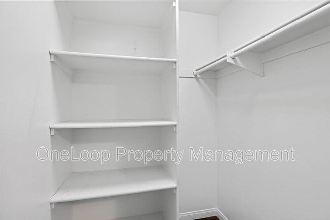 Building Photo - 8823 Los Coches Rd