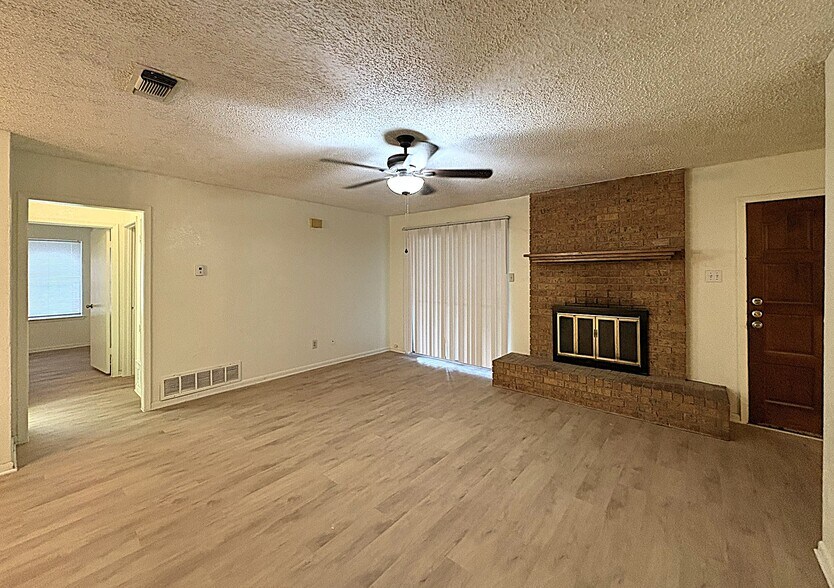 Building Photo - 1119 Rhonda Lee St